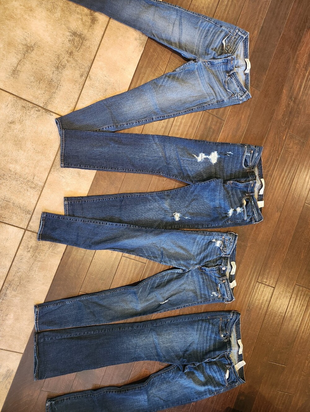 Abercrombie & Fitch Women’s Blue Jeans (4 Pair) - Picture 1 of 3